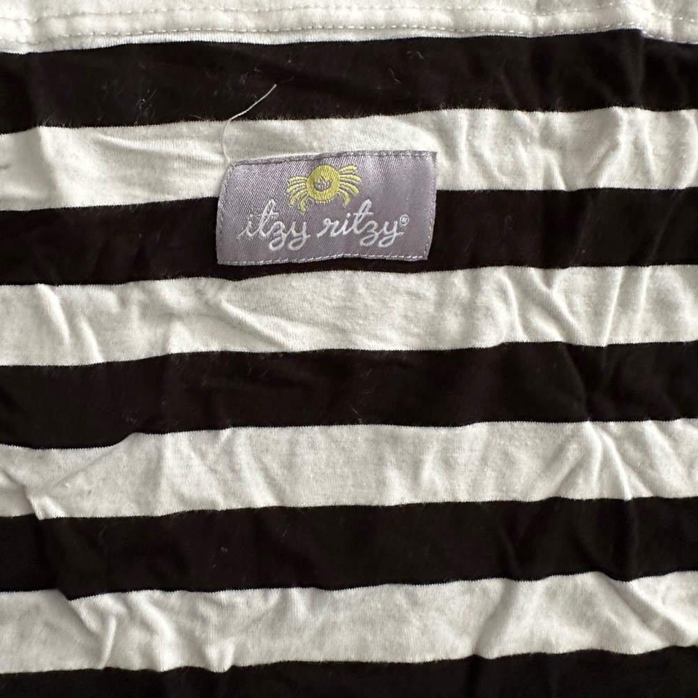 Itzy ritzy 4 in 1 nursing cover and scarf